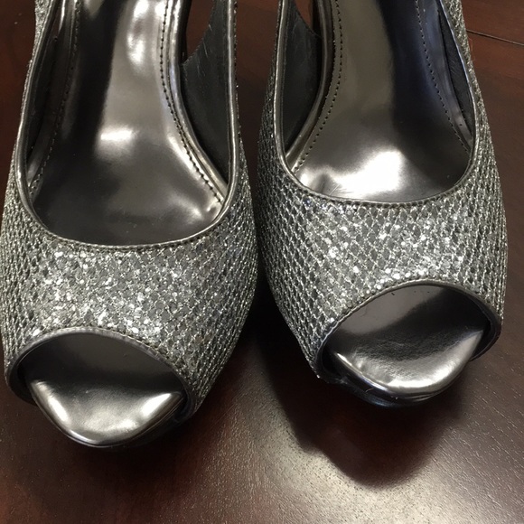 N by Nicole Miller Silver Heels Sz 8M ✨sparkly✨ - Picture 2 of 8